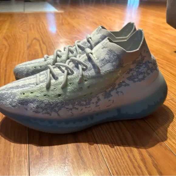 Yeezy 380 men - Picture 2 of 8